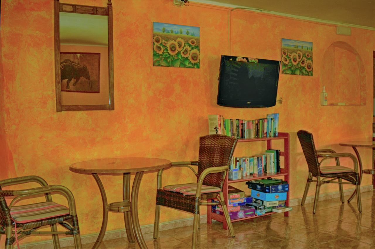 Hostal Atlanta El Arenal  Ngoại thất bức ảnh