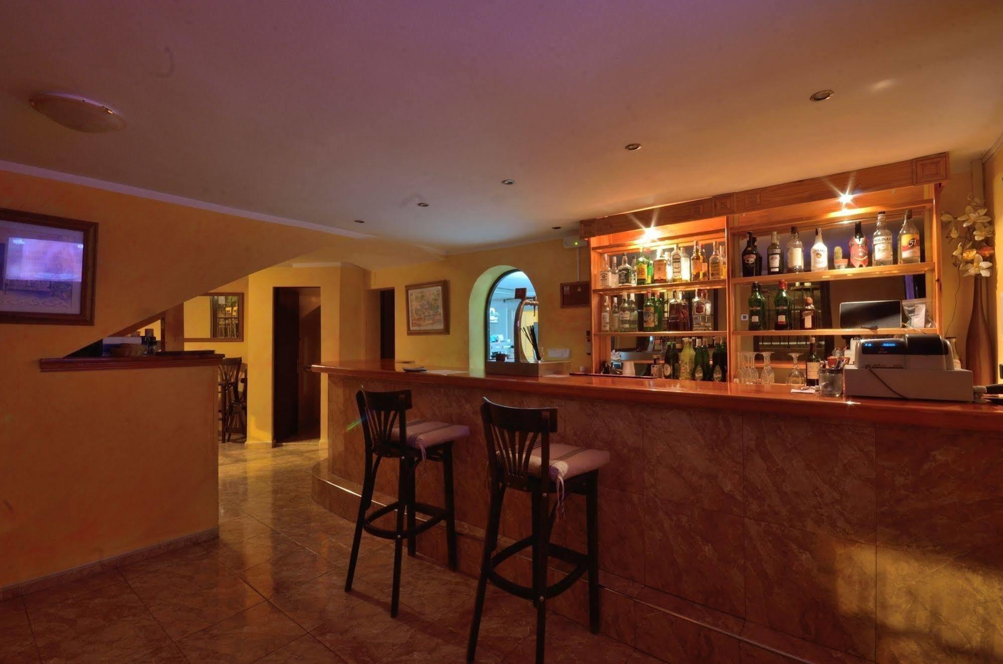 Hostal Atlanta El Arenal  Ngoại thất bức ảnh